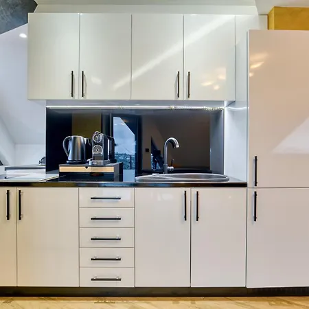 Diamond Hill Veselic Divčibare