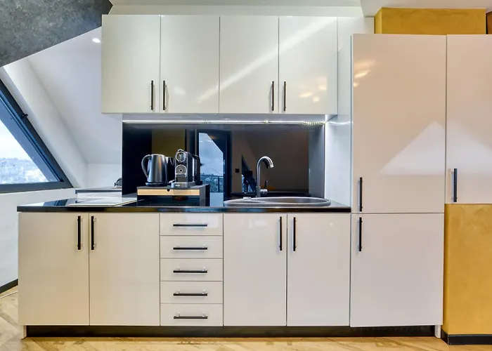 Diamond Hill Veselic Divčibare